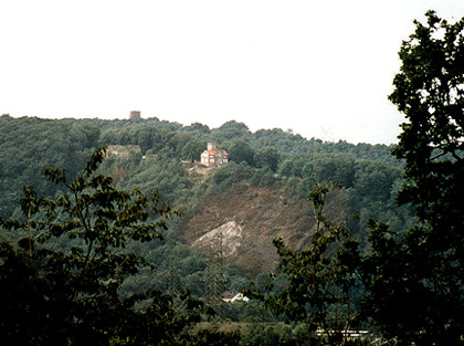 Der Isenberg mit der Isenburg